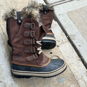 Sorel brown Leather women’s snow cold weather waterproof boots sz 8.5 with fur